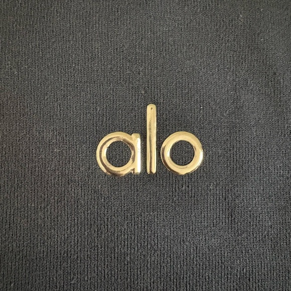 ALO Yoga Women’s Navy Sweater - Picture 2 of 3